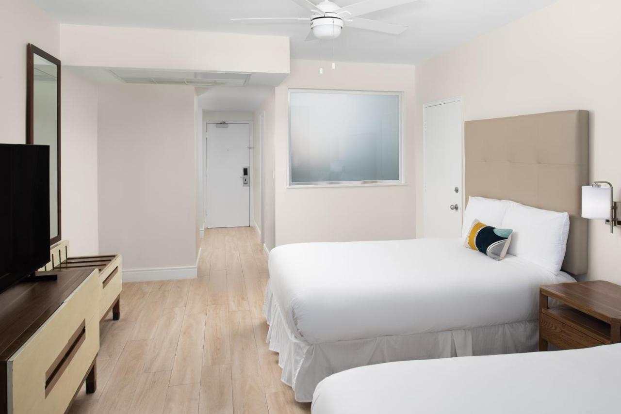 Acomodação Deluxe com 2 Camas de Casal e Vista do Mar